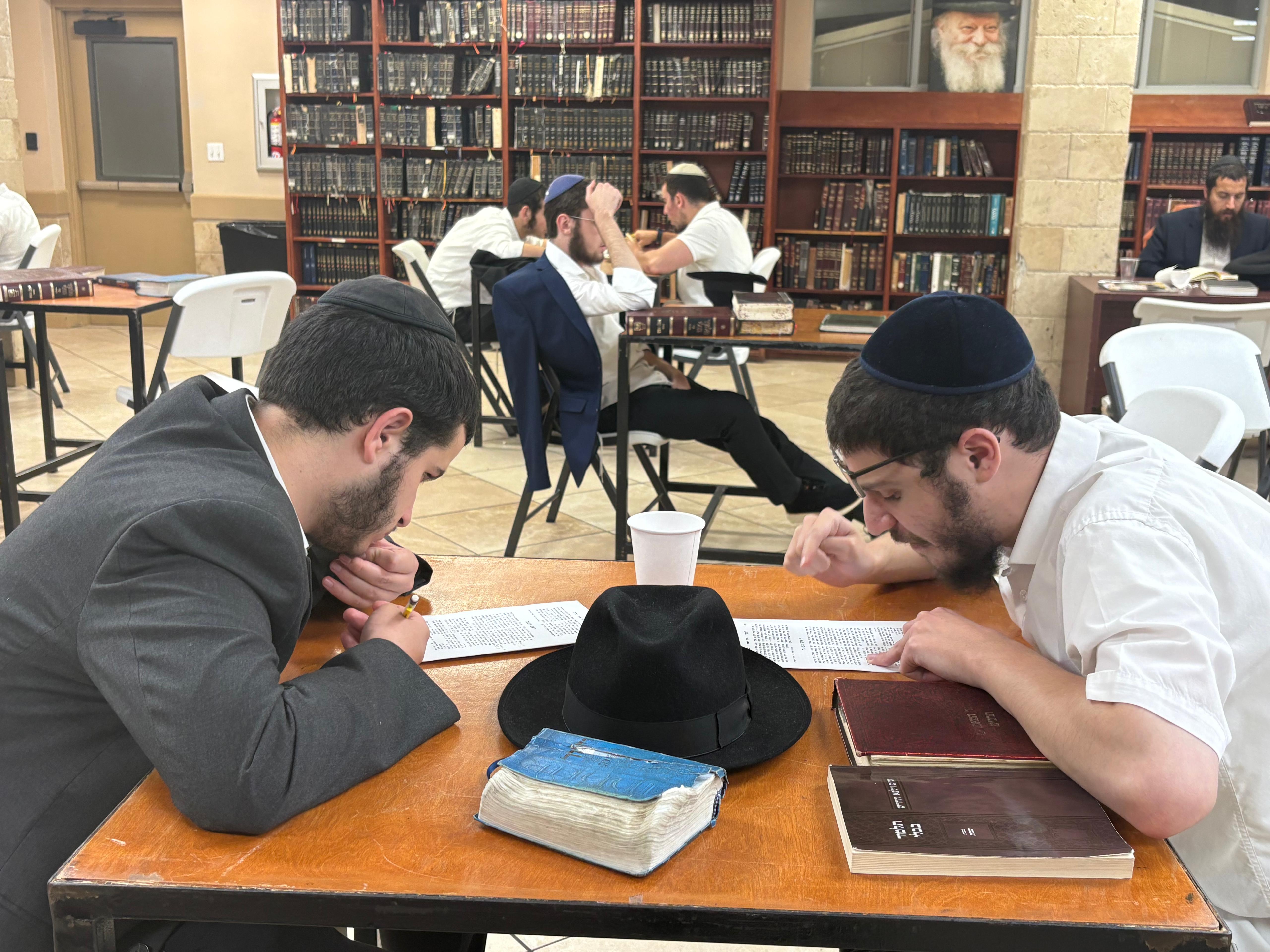 Seder Sichos gathering
